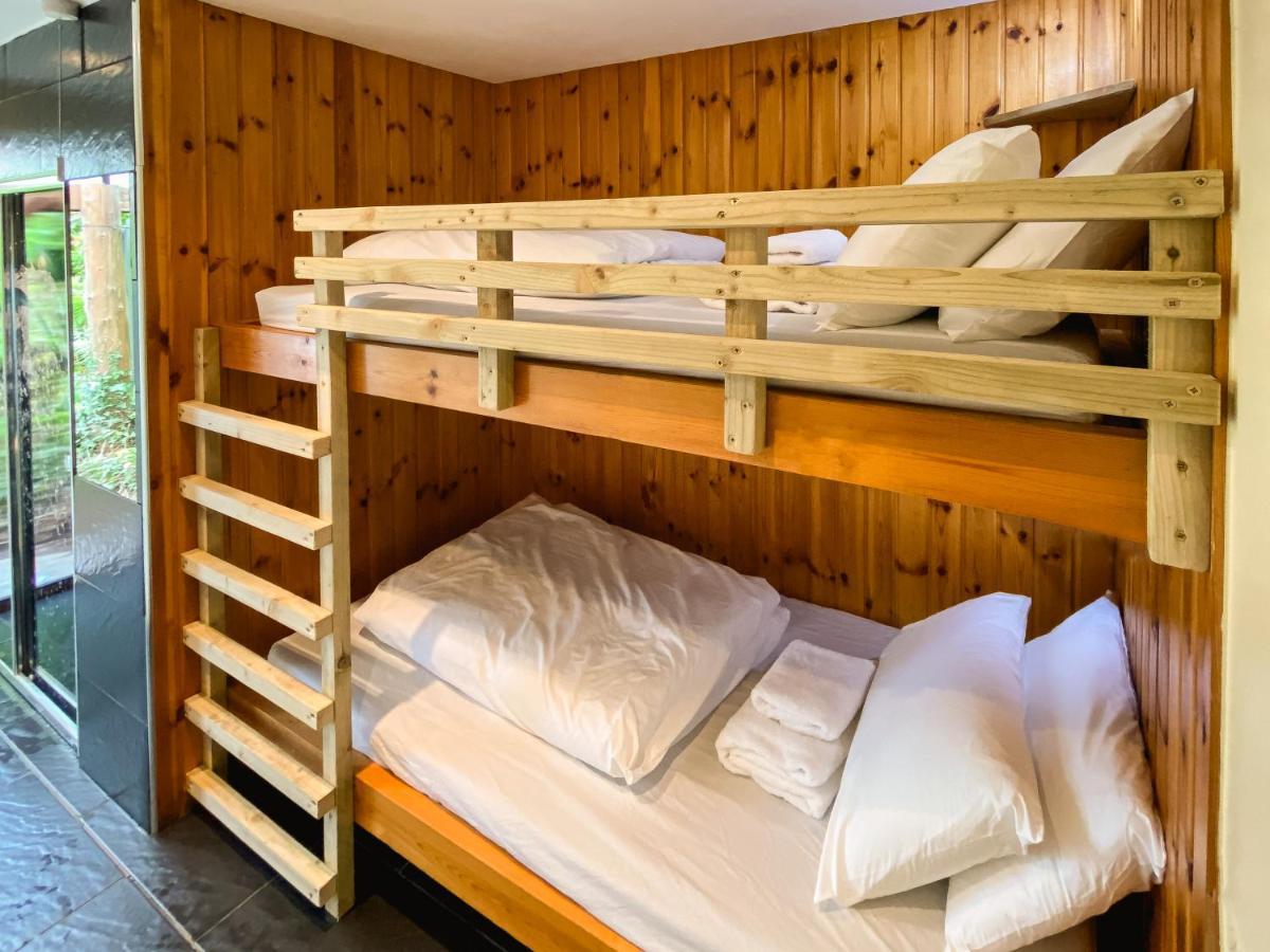 Хостел Highland Basecamp Lochaline Экстерьер фото